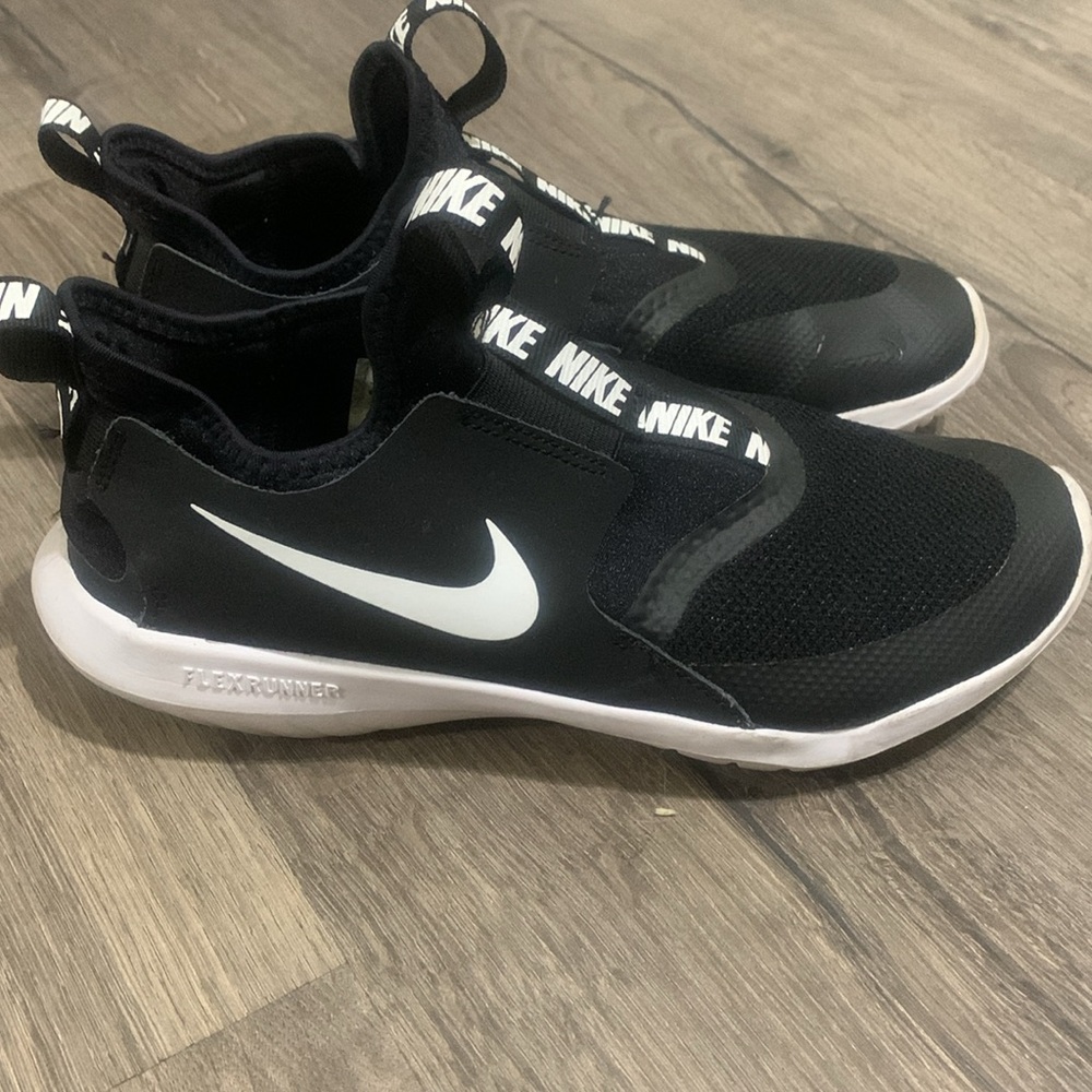 Nike Flex Runner - image 4